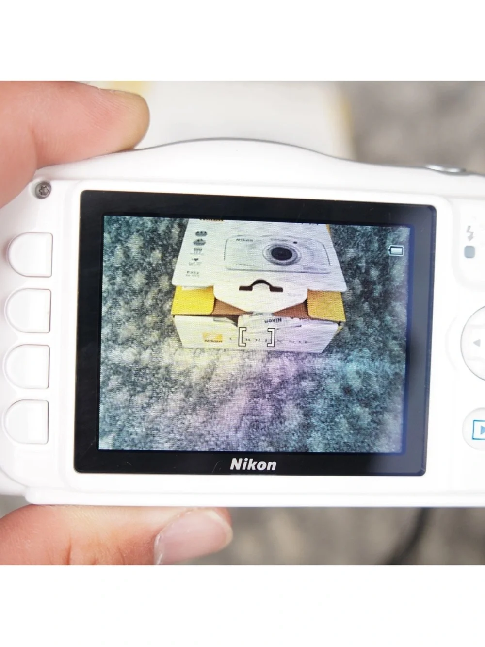 Nikon COOLPIX S33 13.2MP Waterproof Digital Camera With Box Tested Working